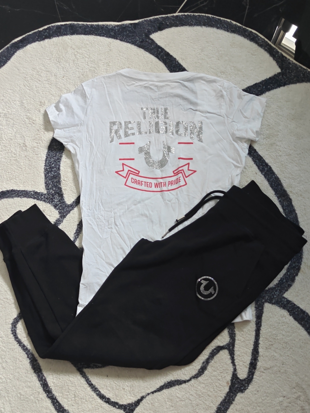 True Religion Women's Multi-Top & Jogger Set - Black, White, Pink, Gray Tie-Dye. - Picture 7 of 7